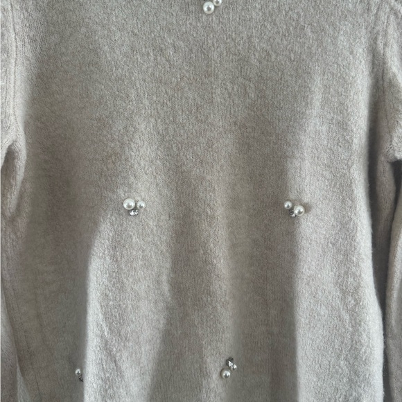Who What Wear Pearl Embellished Knit Sweater 🤍 | Size Small | Cozy Luxe - Picture 6 of 8